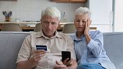 Příspěvek na bydlení? Kyberšmejdi loví přes SMS mezi nejslabšími