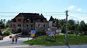 Za obnovu totálně zničeného Vildštejna povýšili majitele do rytířského stavu