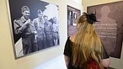 Nová výstava ukazuje neznámé snímky československých parašutistů