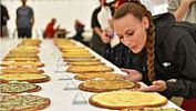 Velké Karlovice se chystají na Karlovský gastrofestival, pekařky napekly stovky frgálů