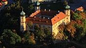 Cesta za pohádkou i Ozvěny lesních rohů o prázdninách pobaví na zámku v Mníšku