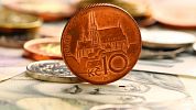 Silná koruna prolomila 24 Kč za euro